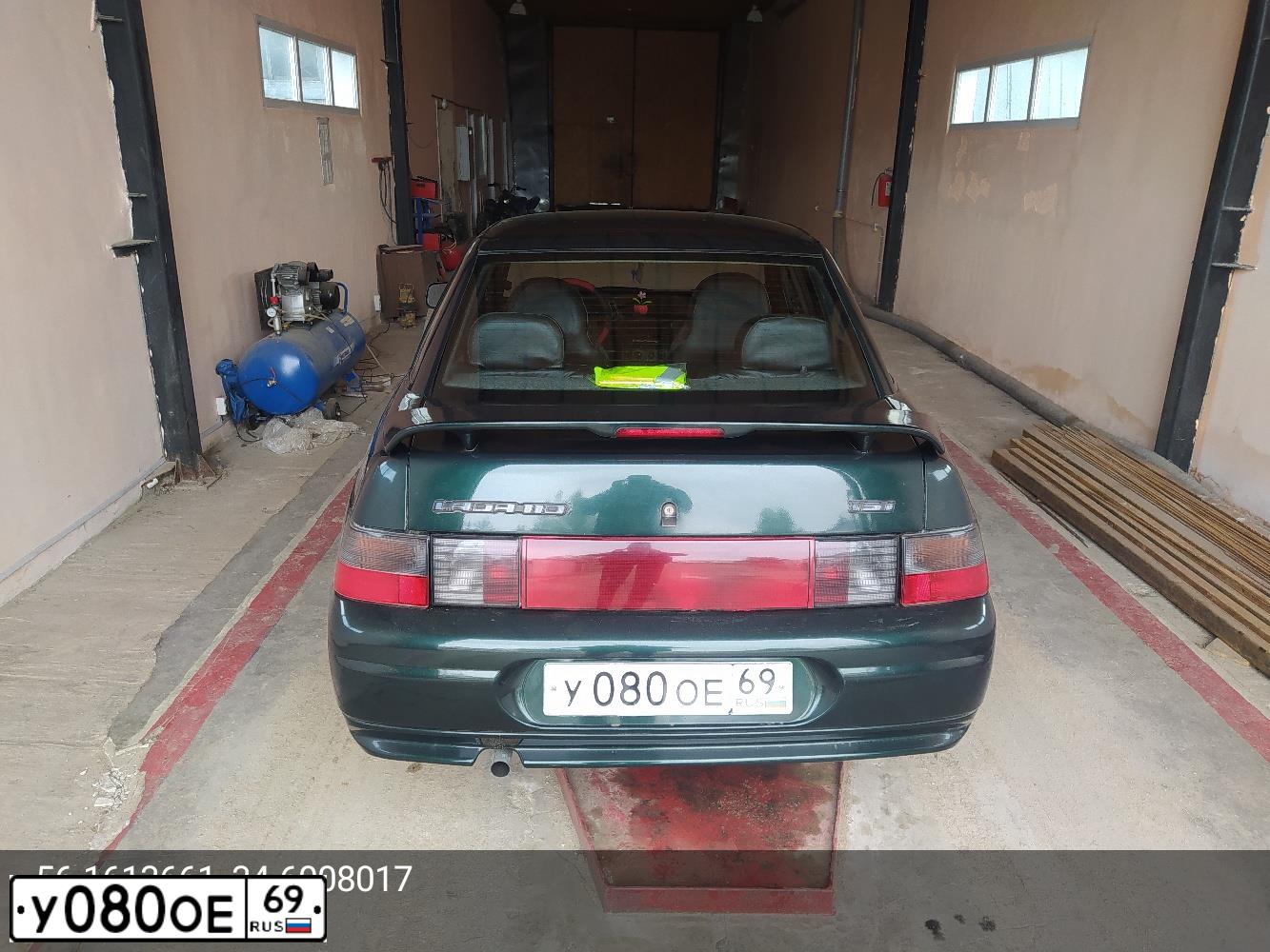 Фото автомобиля LADA 2110, 2002 — госномер У080ОЕ69. Цвет: ТЕМНО-ЗЕЛЕНЫЙ