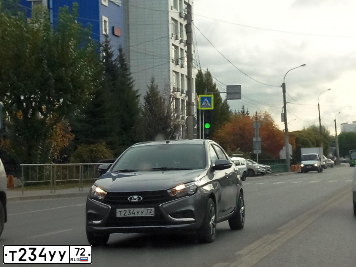 Фото автомобиля LADA VESTA, 2017 — госномер Т234УУ72. Цвет: Серый