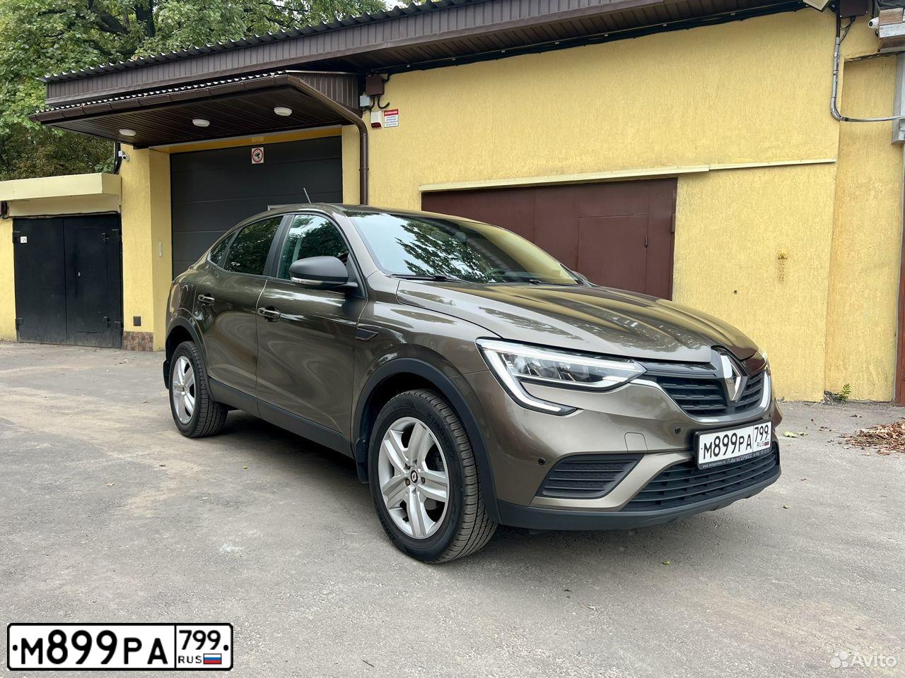Фото автомобиля RENAULT DUSTER, 2019 — госномер Е624ХВ750. Цвет: СВЕТЛО-СЕРЫЙ