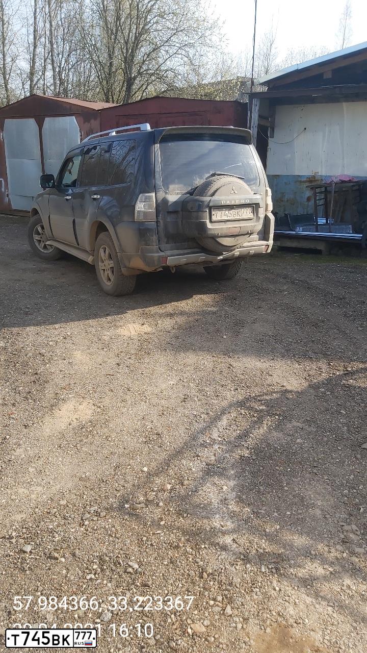 Фото автомобиля MITSUBISHI PAJERO, 2007 — госномер Р242НН159. Цвет: ЧЕРНЫЙ