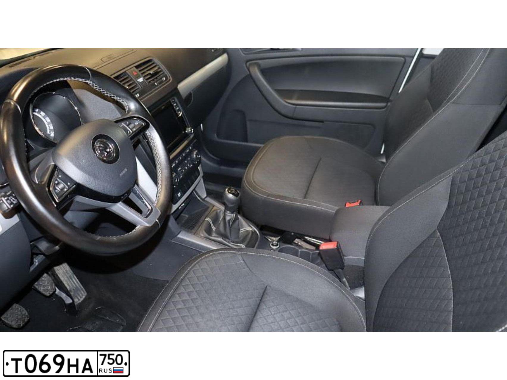 Фото автомобиля SKODA YETI, 2016 — госномер М783КТ790. Цвет: Белый