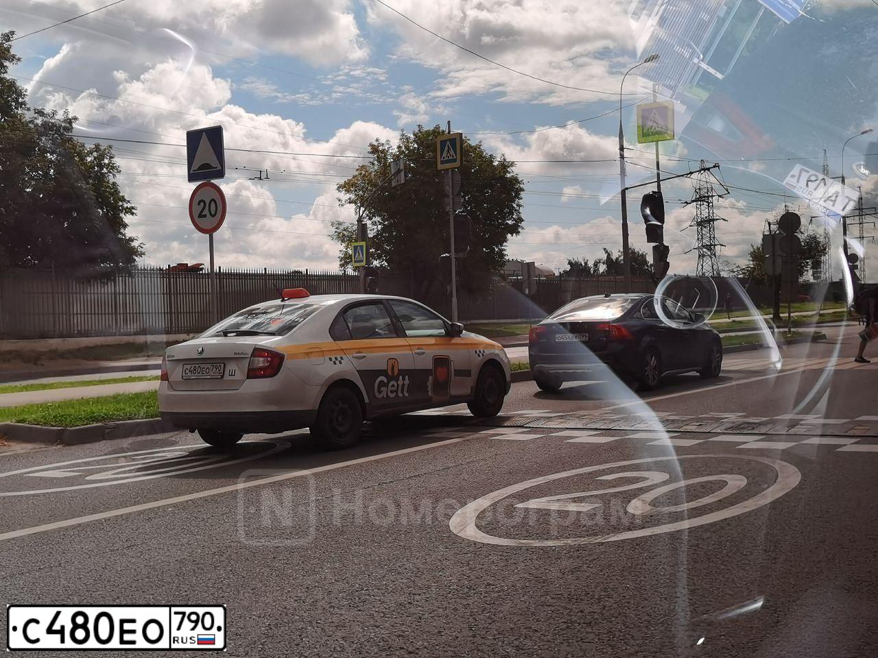 Фото автомобиля SKODA RAPID, 2017 — госномер Р645ОЕ68. Цвет: БЕЛЫЙ