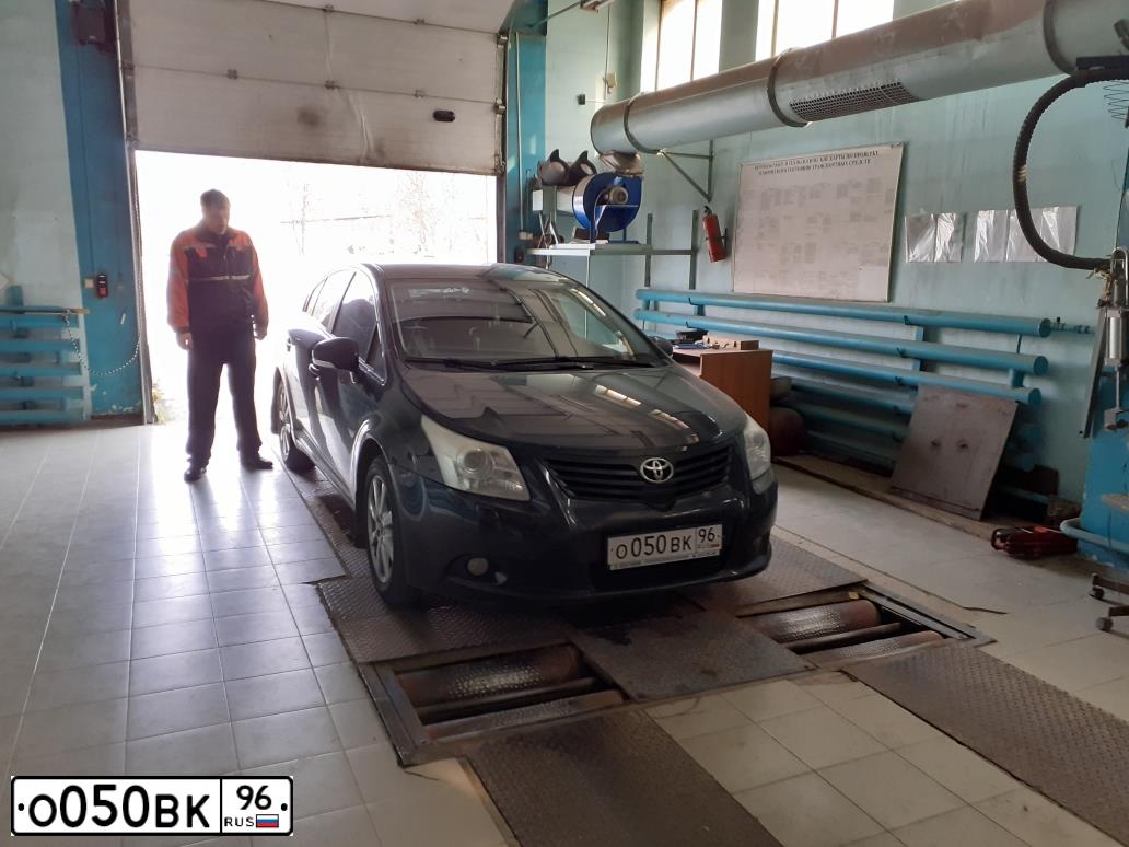 Фото автомобиля DAEWOO NEXIA, 2006 — госномер В226УЕ72. Цвет: ВИШНЕВЫЙ