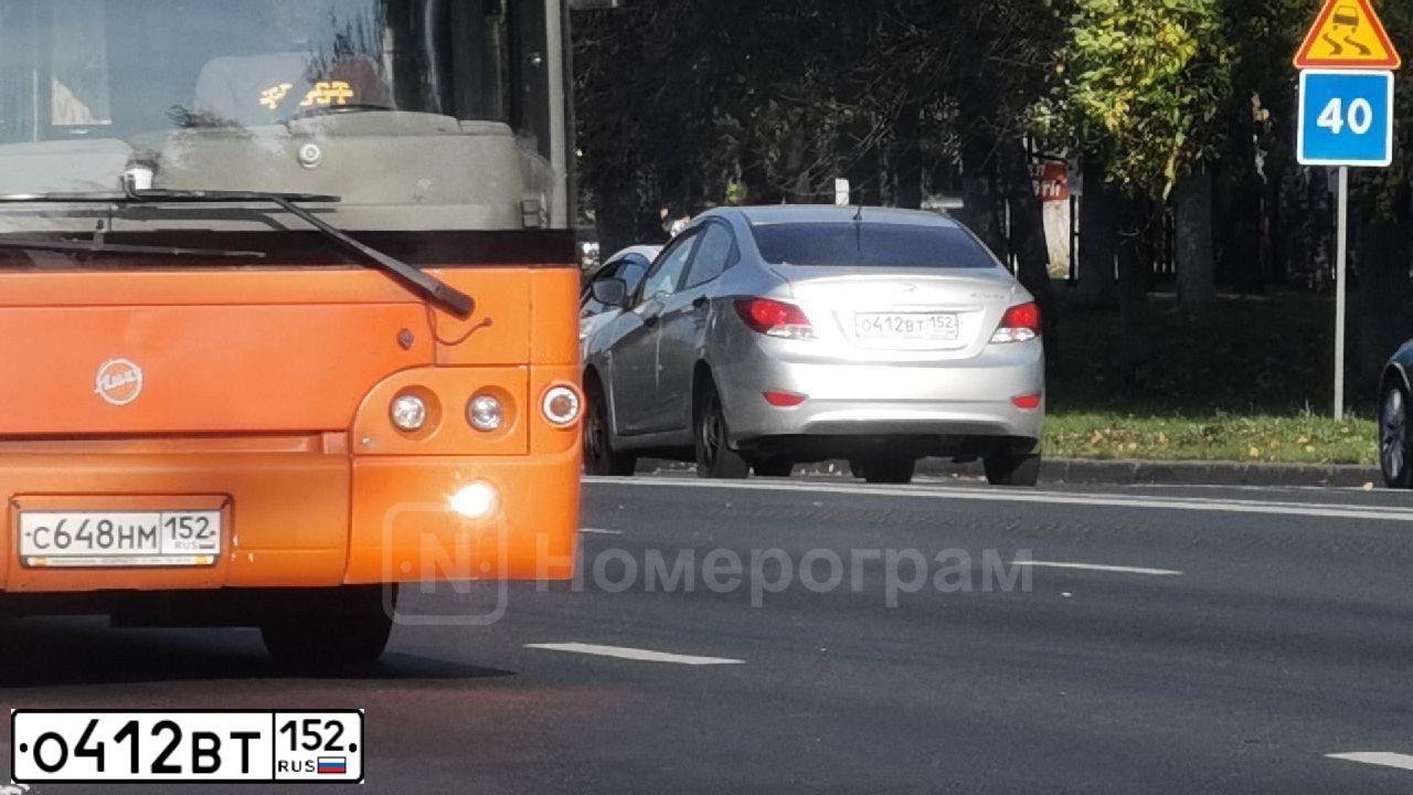 Фото автомобиля HYUNDAI SOLARIS, 2014 — госномер О412ВТ152. Цвет: Серебристый