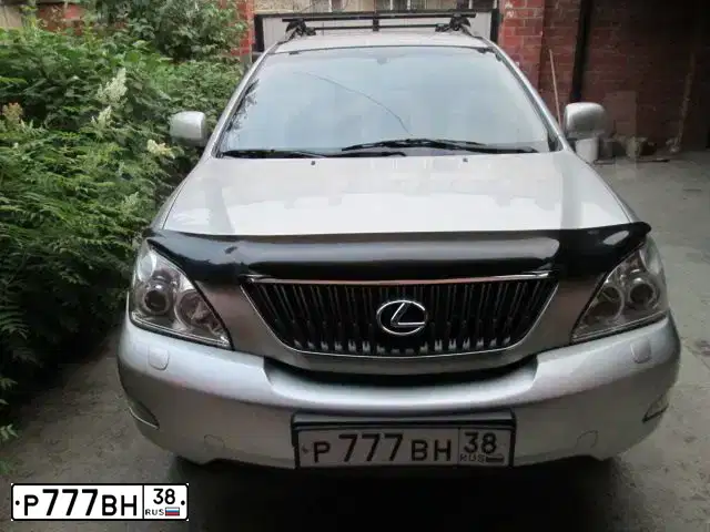 Фото автомобиля LEXUS RX, 2004 — госномер Р777ВН38. Цвет: СЕРЕБРИСТЫЙ