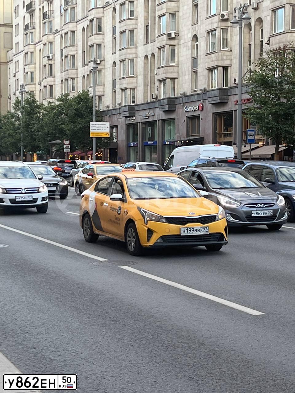 Фото автомобиля ВАЗ 21083, 1996 — госномер У862ЕН50. Цвет: САФАРИ