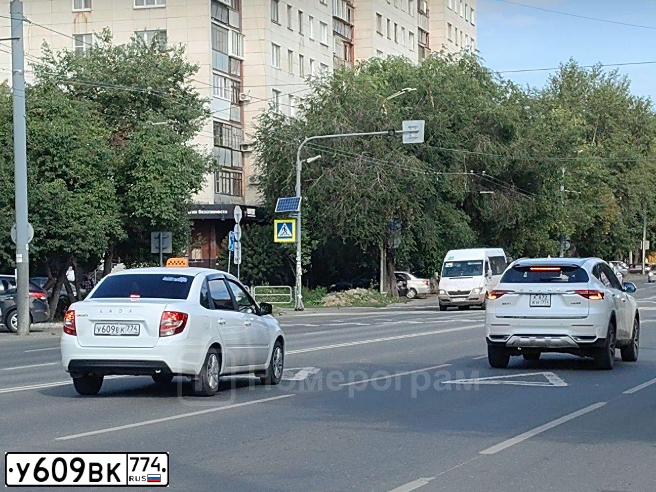 Фото автомобиля VAZ LADA GRANTA, 2023 — госномер У609ВК774. Цвет: Белый