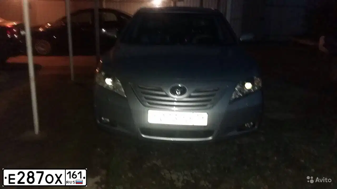 Фото автомобиля TOYOTA AVENSIS, 2008 — госномер В681НМ126. Цвет: серебристый