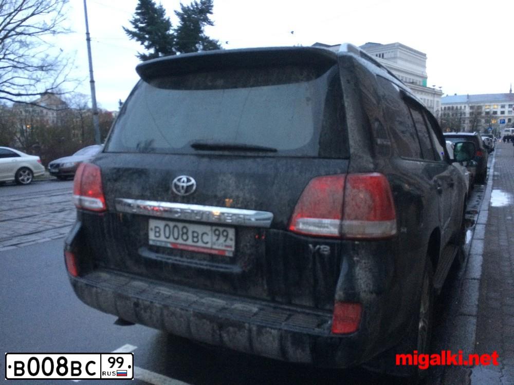 Фото автомобиля ВАЗ 21063, 1985 — госномер В008ВС99. Цвет: ОРАНЖЕВЫЙ