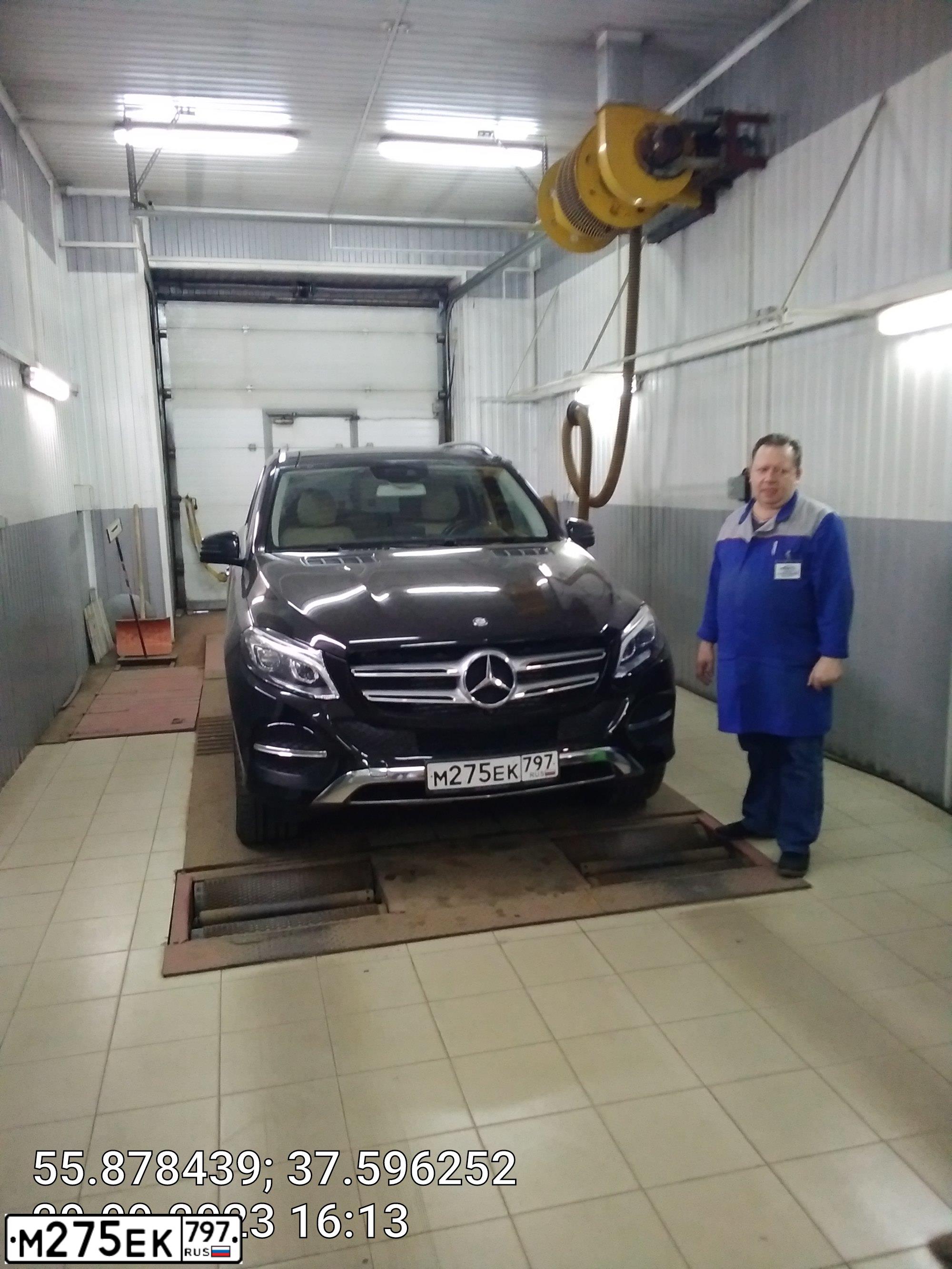 Фото автомобиля MERCEDES GLE-KLASSE, 2016 — госномер М275ЕК797. Цвет: ЧЕРНЫЙ