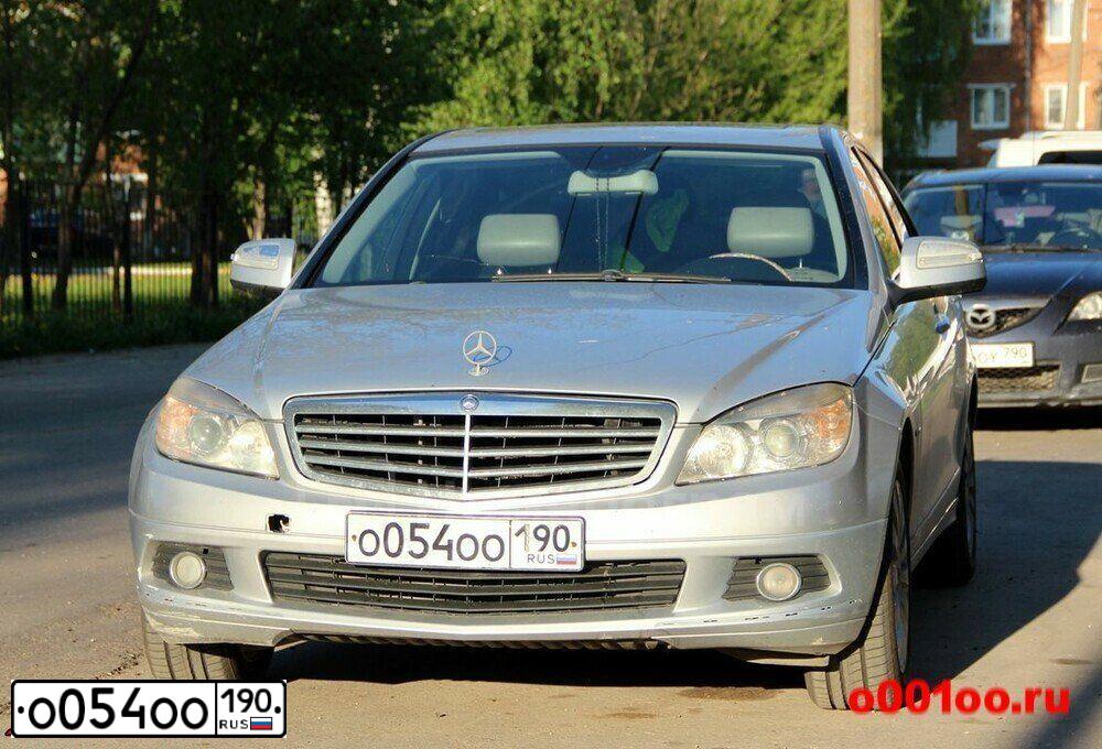 Фото автомобиля MERCEDES C-KLASSE, 2007 — госномер О054ОО190. Цвет: СЕРЕБРИСТЫЙ