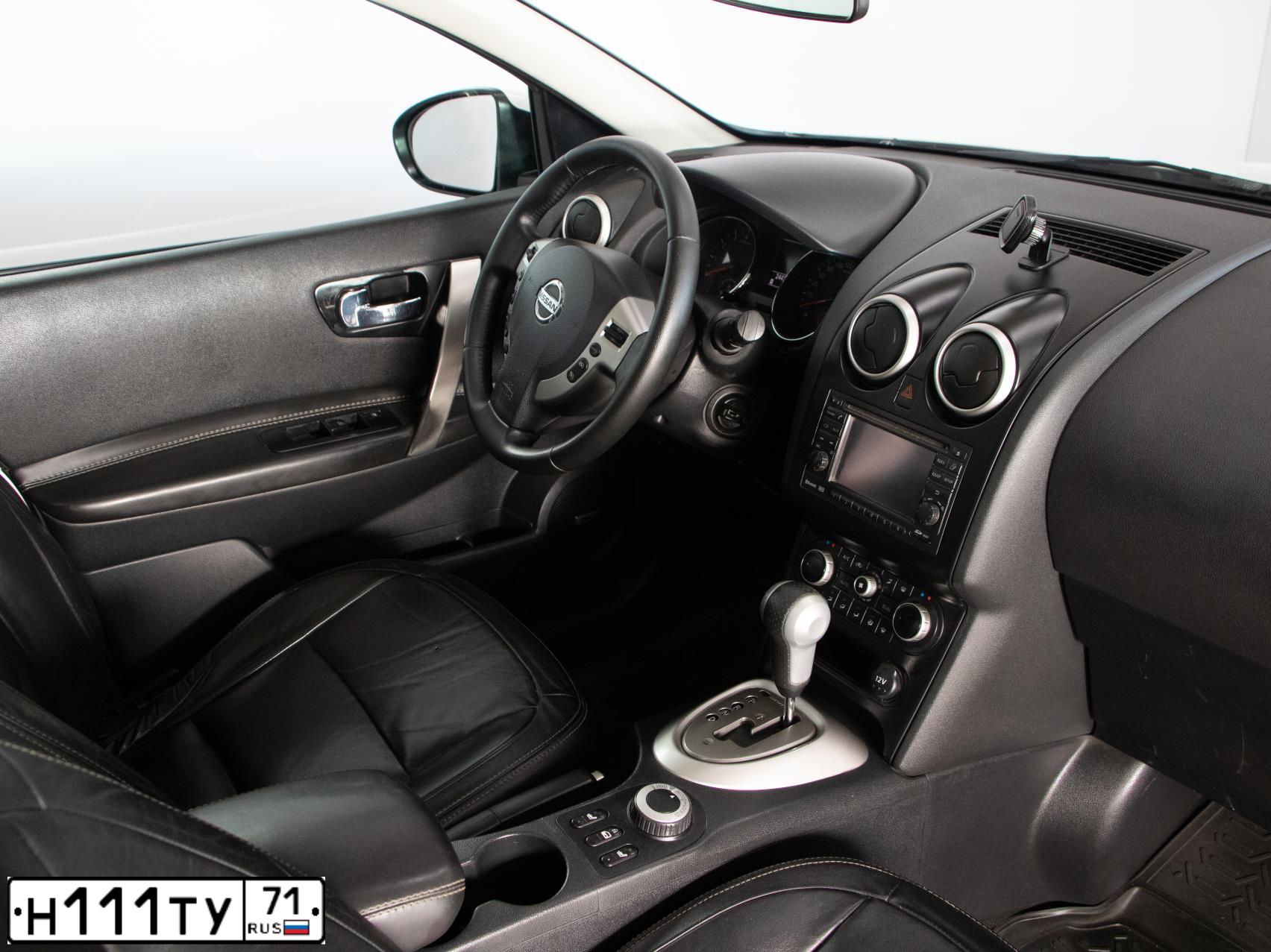 Фото автомобиля NISSAN QASHQAI, 2011 — госномер Н111ТУ71. Цвет: Белый