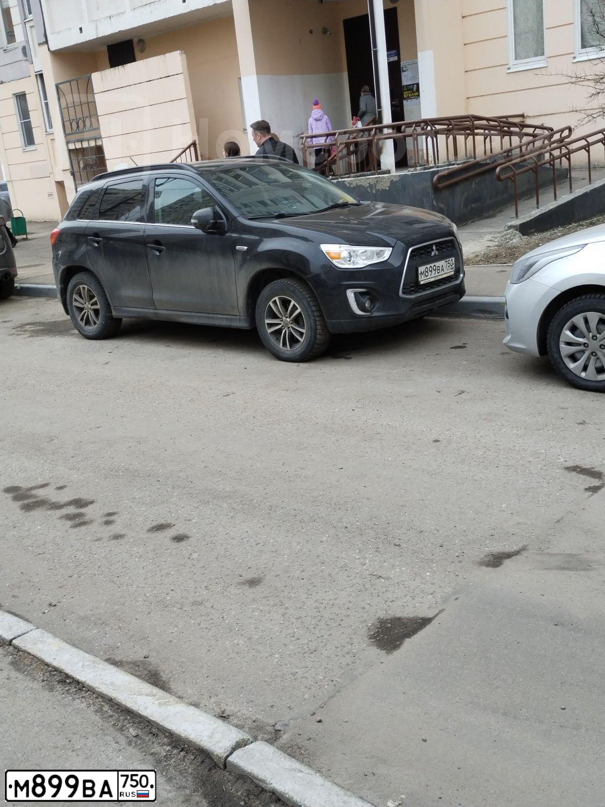 Фото автомобиля MITSUBISHI ASX, 2014 — госномер М899ВА750. Цвет: ЧЕРНЫЙ