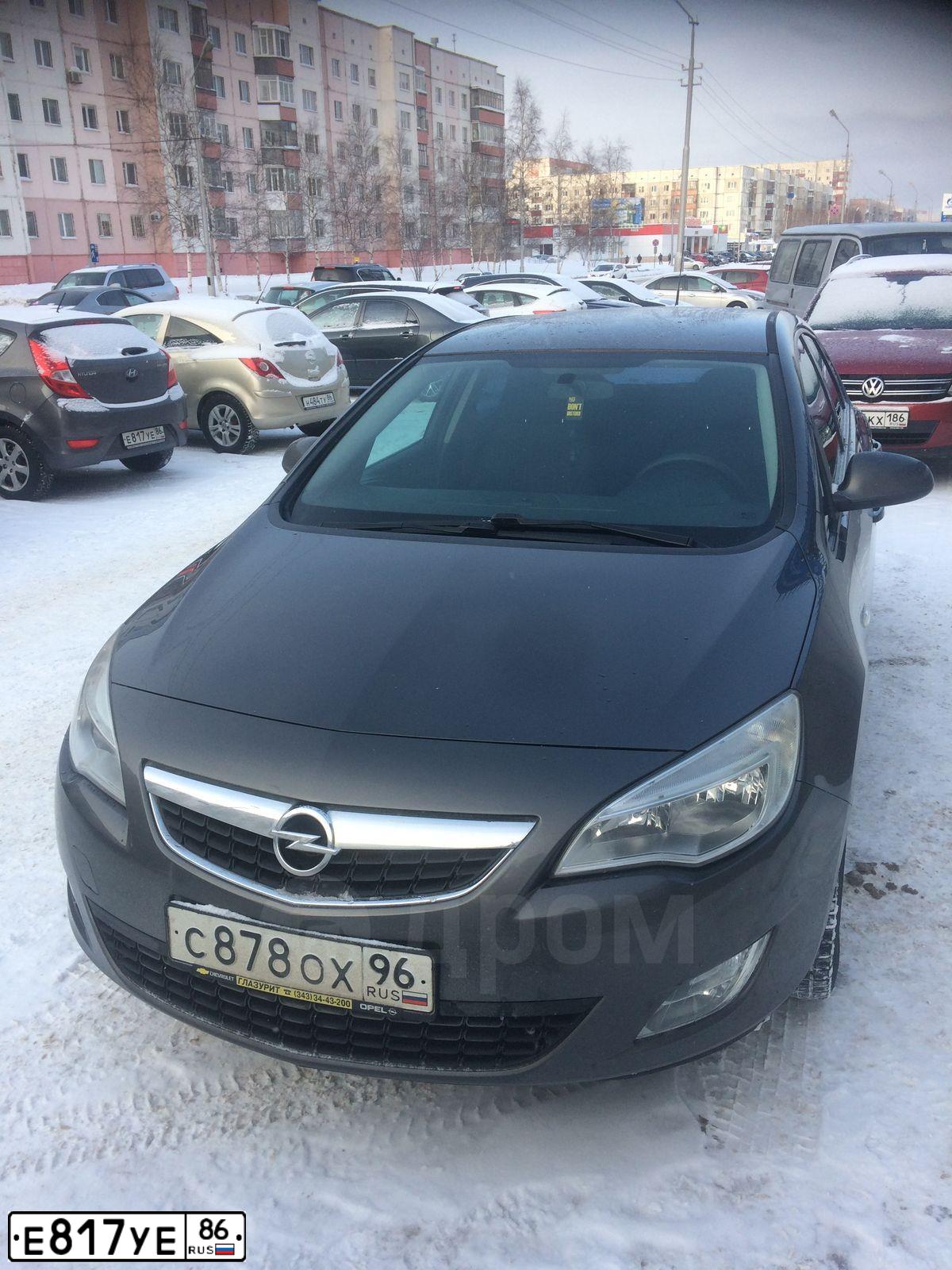 Фото автомобиля HYUNDAI SOLARIS, 2012 — госномер Е817УЕ86. Цвет: ЧЕРНО-СЕРЫЙ