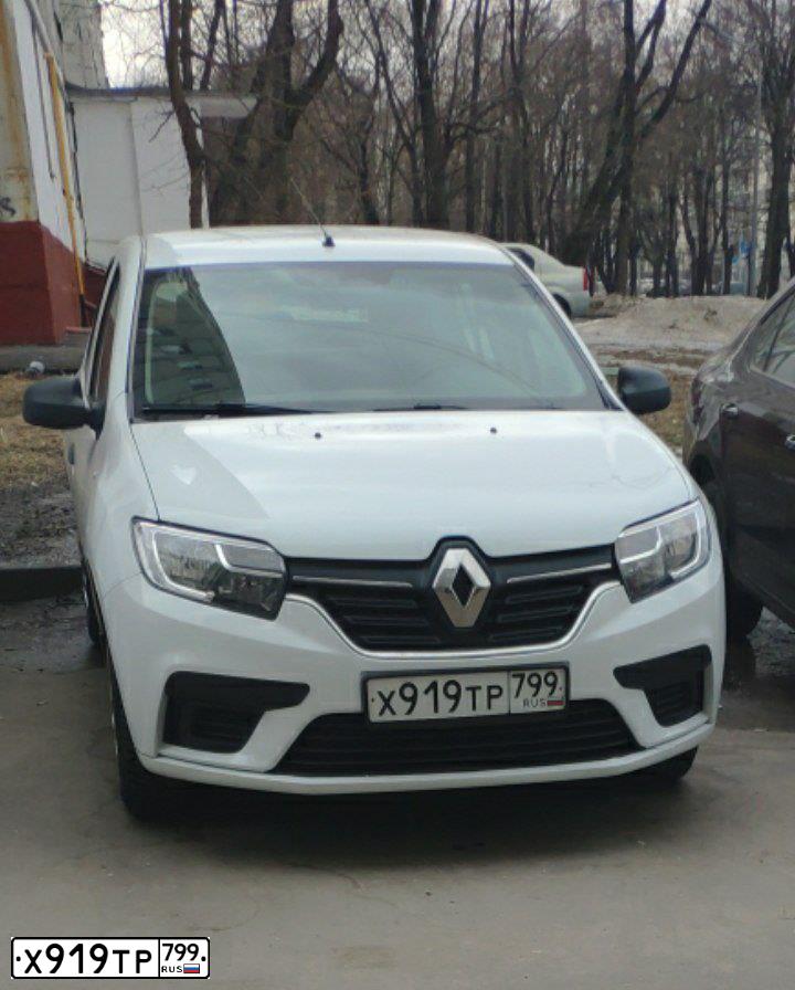 Фото автомобиля RENAULT LOGAN, 2020 — госномер Х919ТР799. Цвет: Белый
