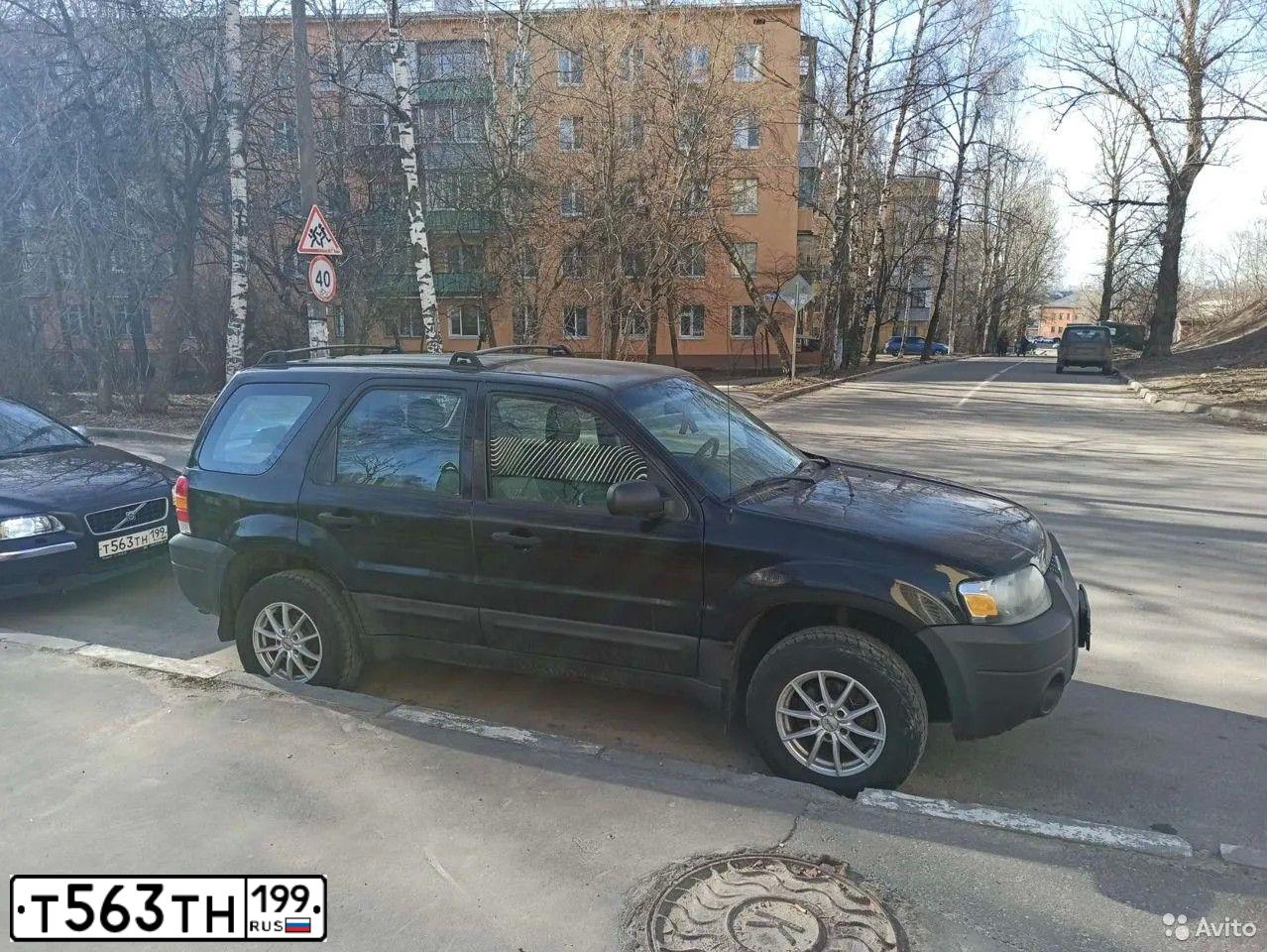 Фото автомобиля VOLVO S60, 2005 — госномер Р533АО977. Цвет: ТЕМНО-СИНИЙ