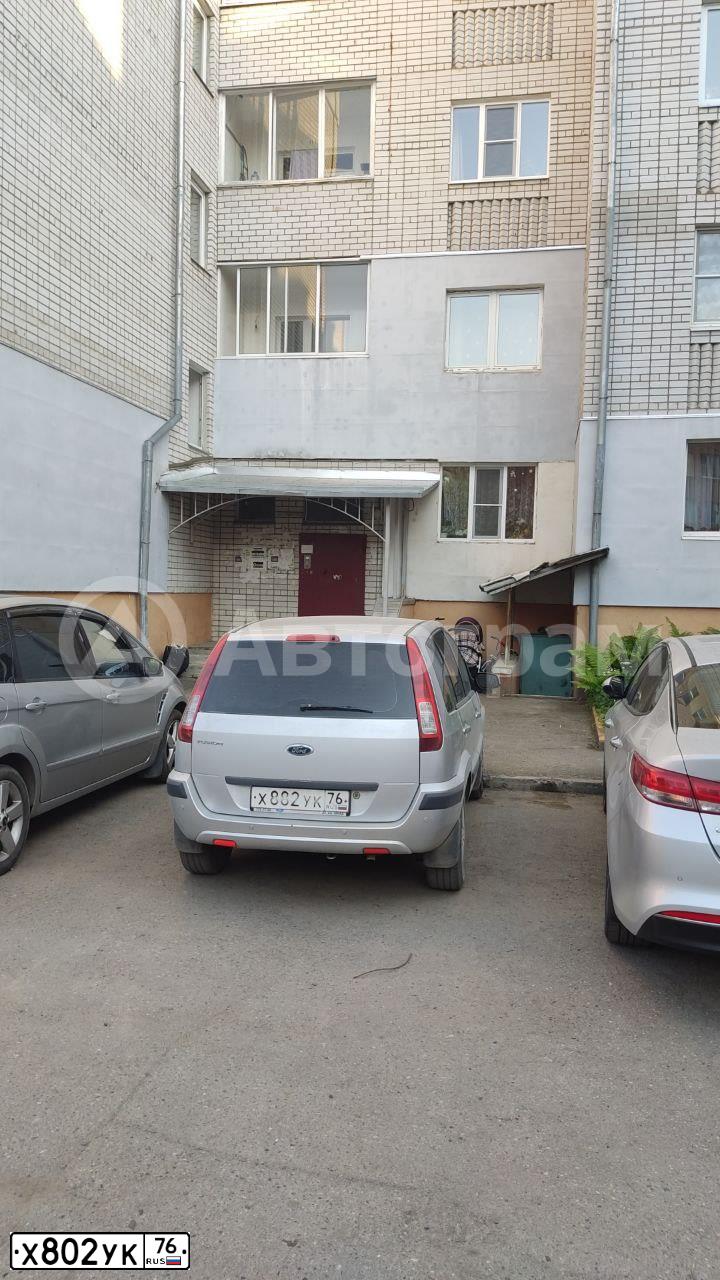 Фото автомобиля SKODA OCTAVIA, 2008 — госномер Х802УК76. Цвет: ЧЕРНЫЙ
