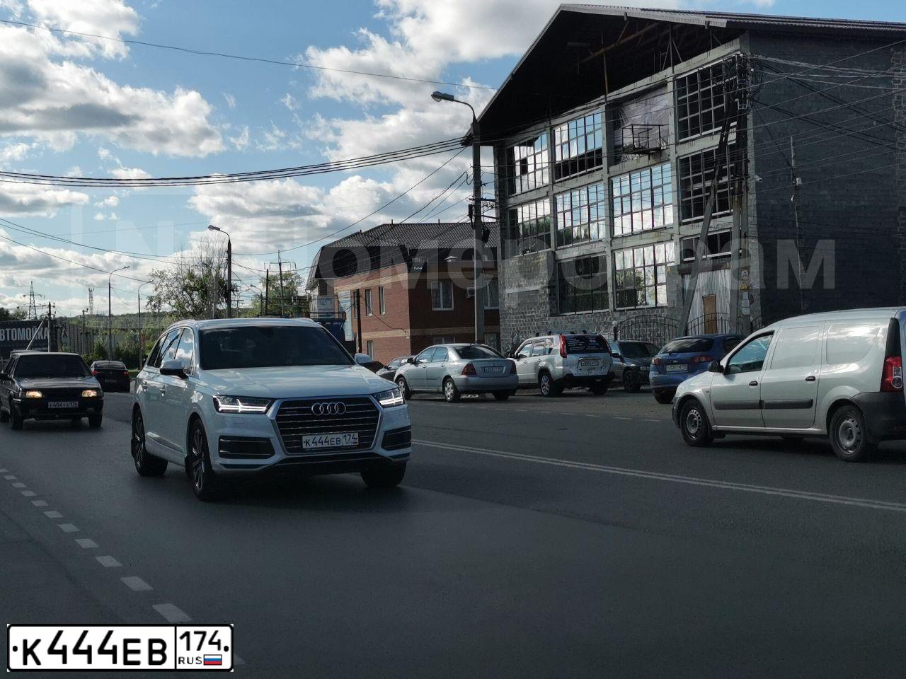 Фото автомобиля AUDI Q7, 2015 — госномер О199МН797. Цвет: Белый