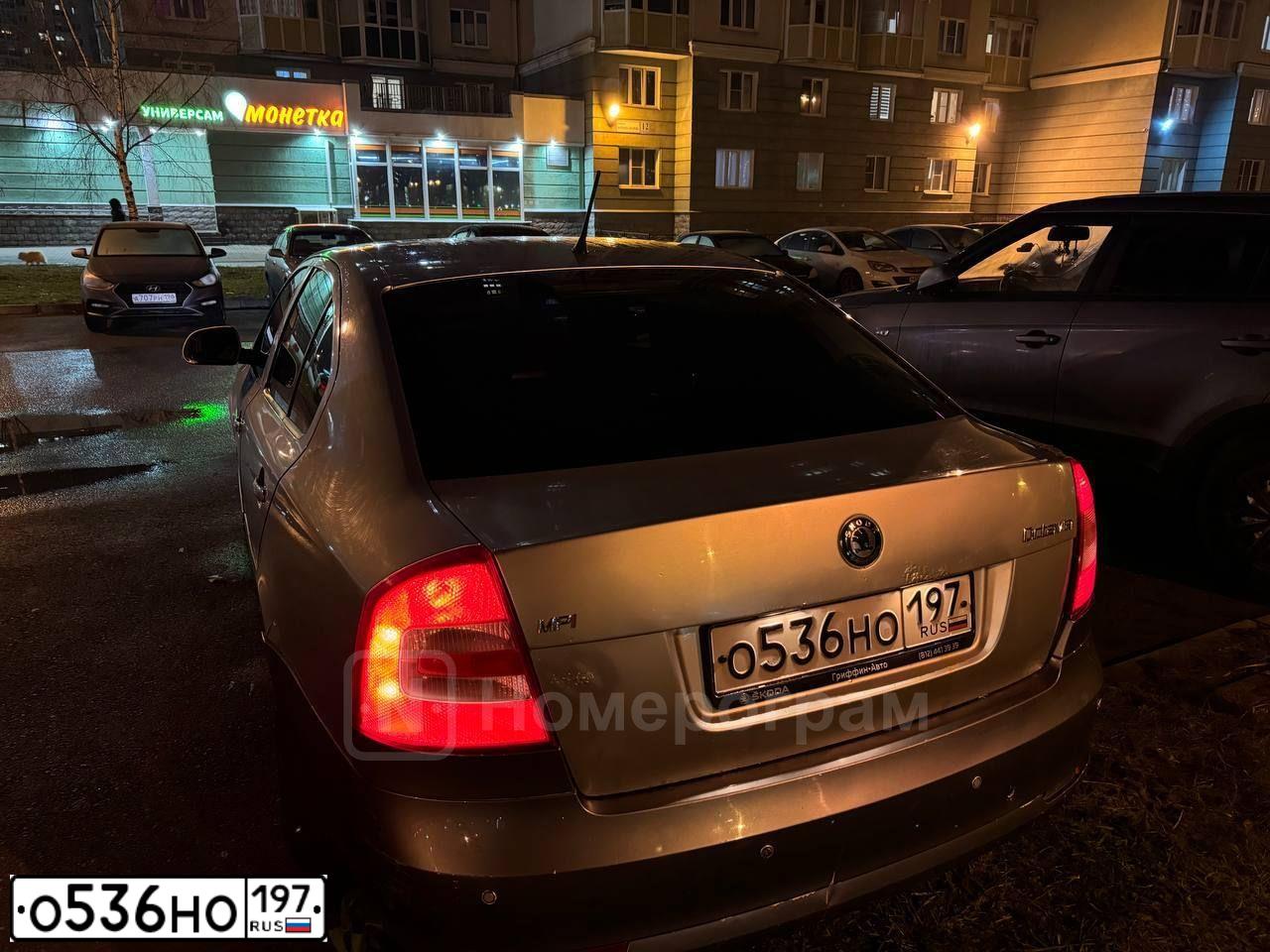 Фото автомобиля SKODA OCTAVIA, 2011 — госномер О536НО197. Цвет: СЕРЕБРИСТЫЙ