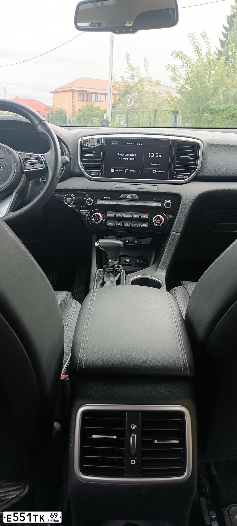 Фото автомобиля KIA SPORTAGE, 2021 — госномер Е551ТК69. Цвет: ЧЕРНЫЙ