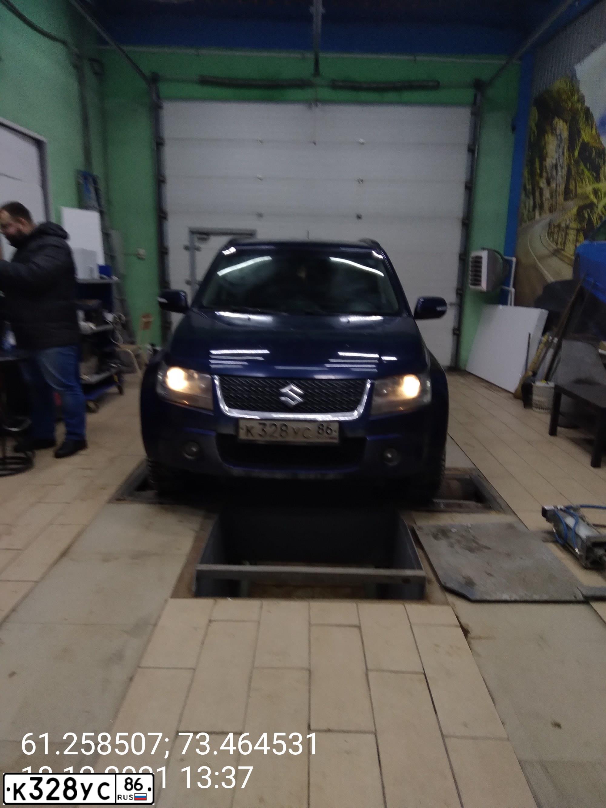 Фото автомобиля RENAULT SANDERO, 2013 — госномер А139АУ83. Цвет: СВЕТЛО-СЕРЫЙ