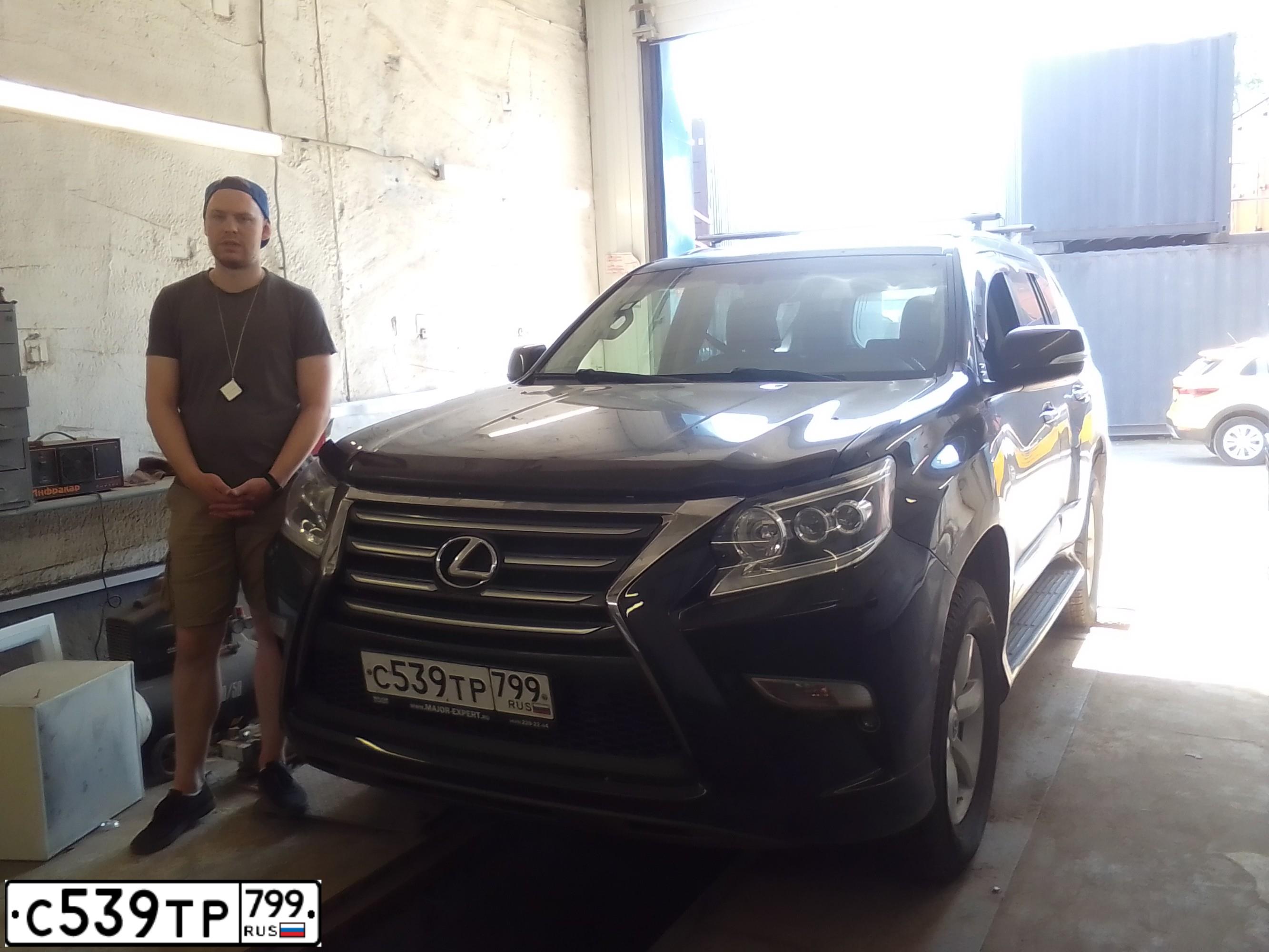 Фото автомобиля LEXUS GX, 2014 — госномер О002КЕ177. Цвет: ЧЕРНЫЙ