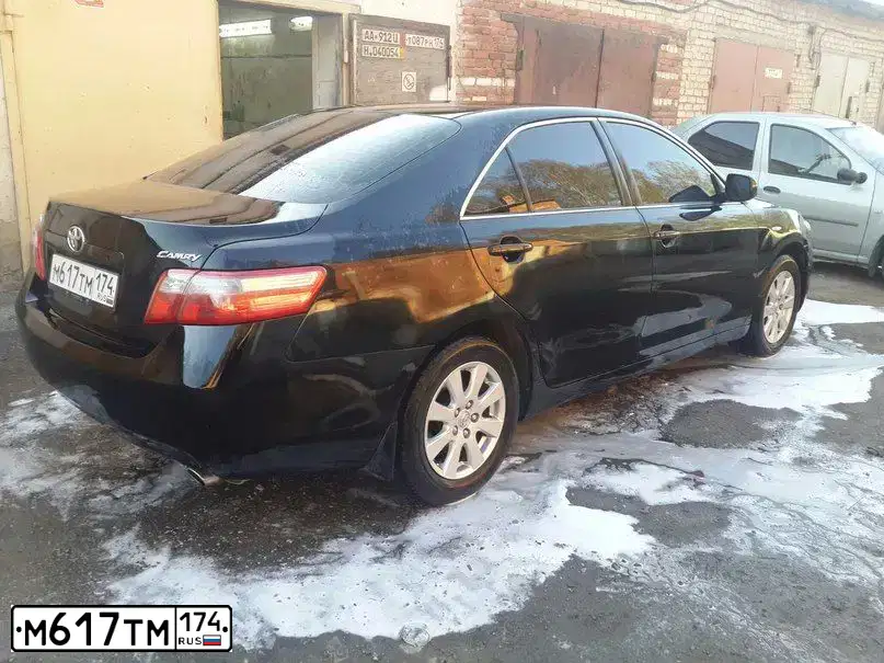 Фото автомобиля TOYOTA CAMRY, 2006 — госномер Р555НН66. Цвет: ЧЕРНЫЙ