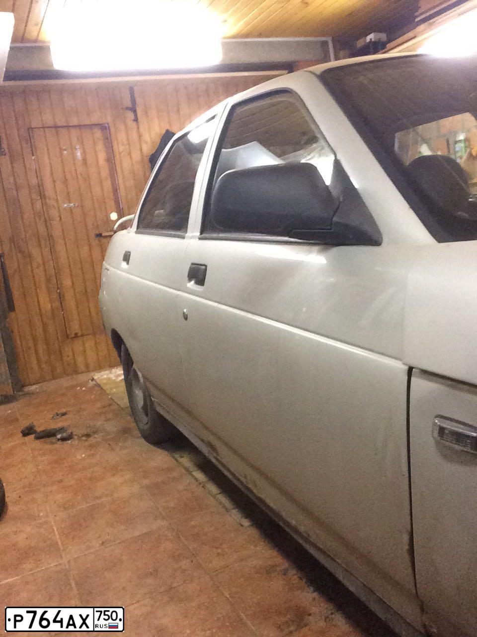Фото автомобиля LADA 2110, 2004 — госномер Е860ТУ177. Цвет: СЕРО-БЕЛЫЙ