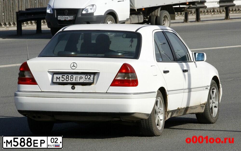 Фото автомобиля NISSAN MARCH, 1998 — госномер М585ЕР02