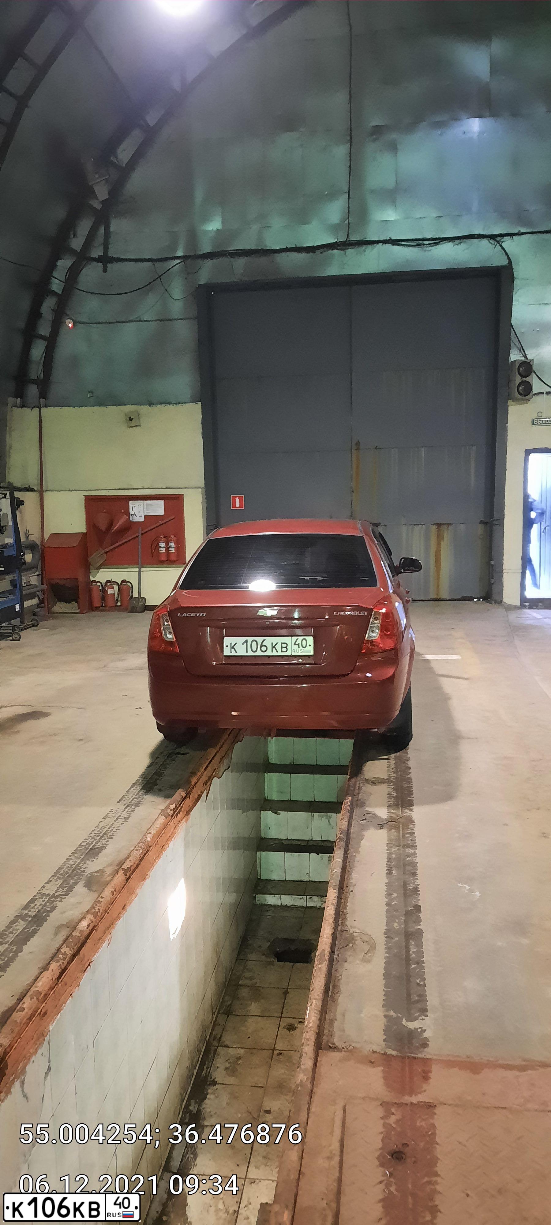 Фото автомобиля CHEVROLET LACETTI, 2008 — госномер К106КВ40. Цвет: Красный