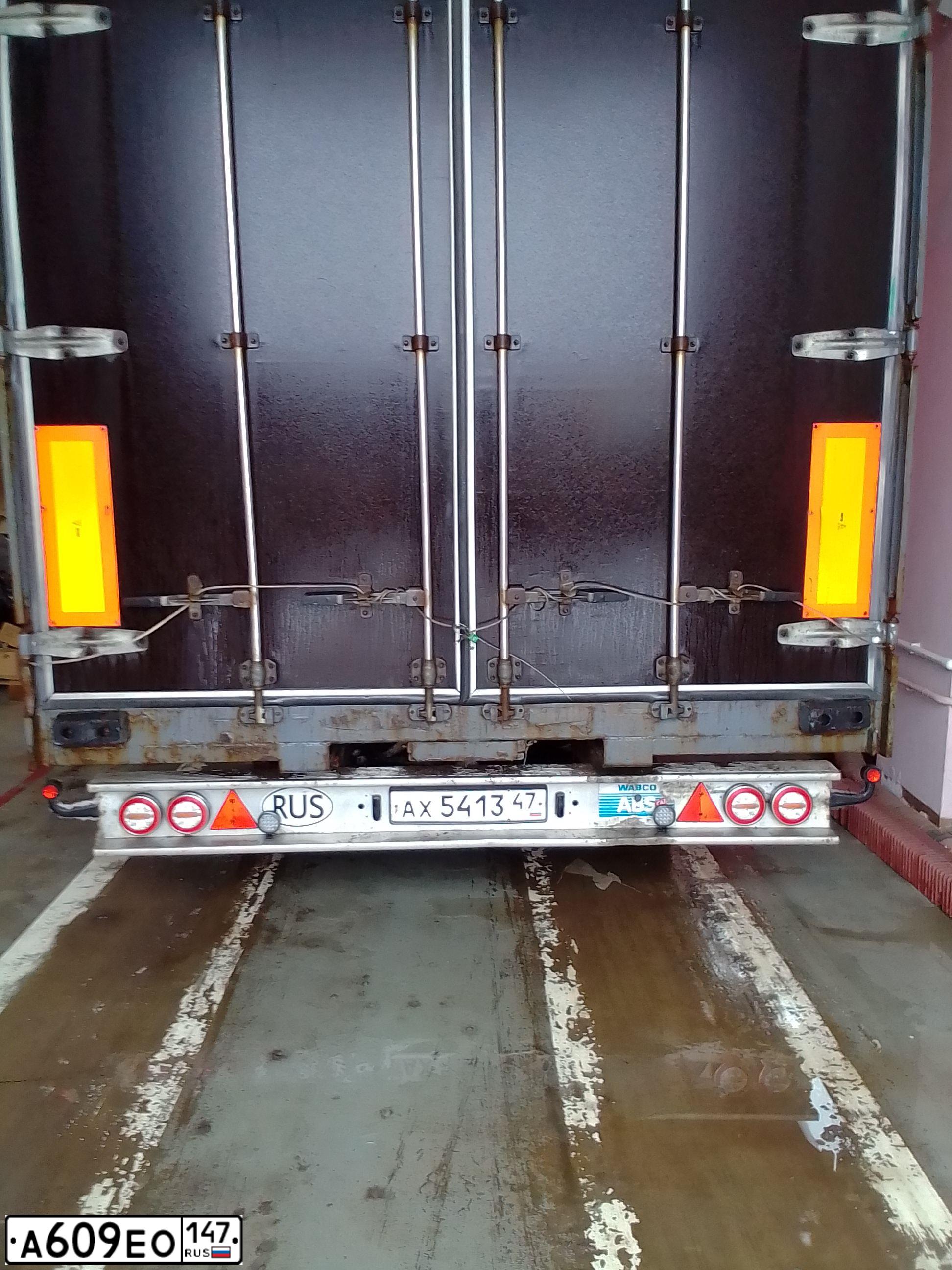 Фото автомобиля VOLVO SERIE FH /6X2/, 2008 — госномер М935МХ32. Цвет: Белый