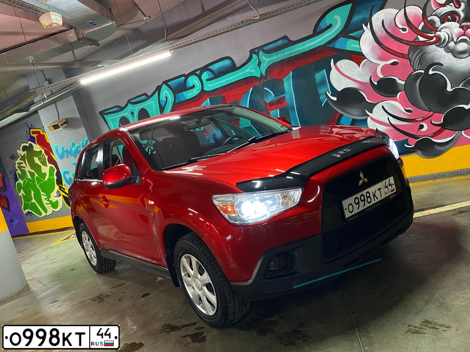 Фото автомобиля MITSUBISHI ASX, 2012 — госномер О998КТ44. Цвет: Красный