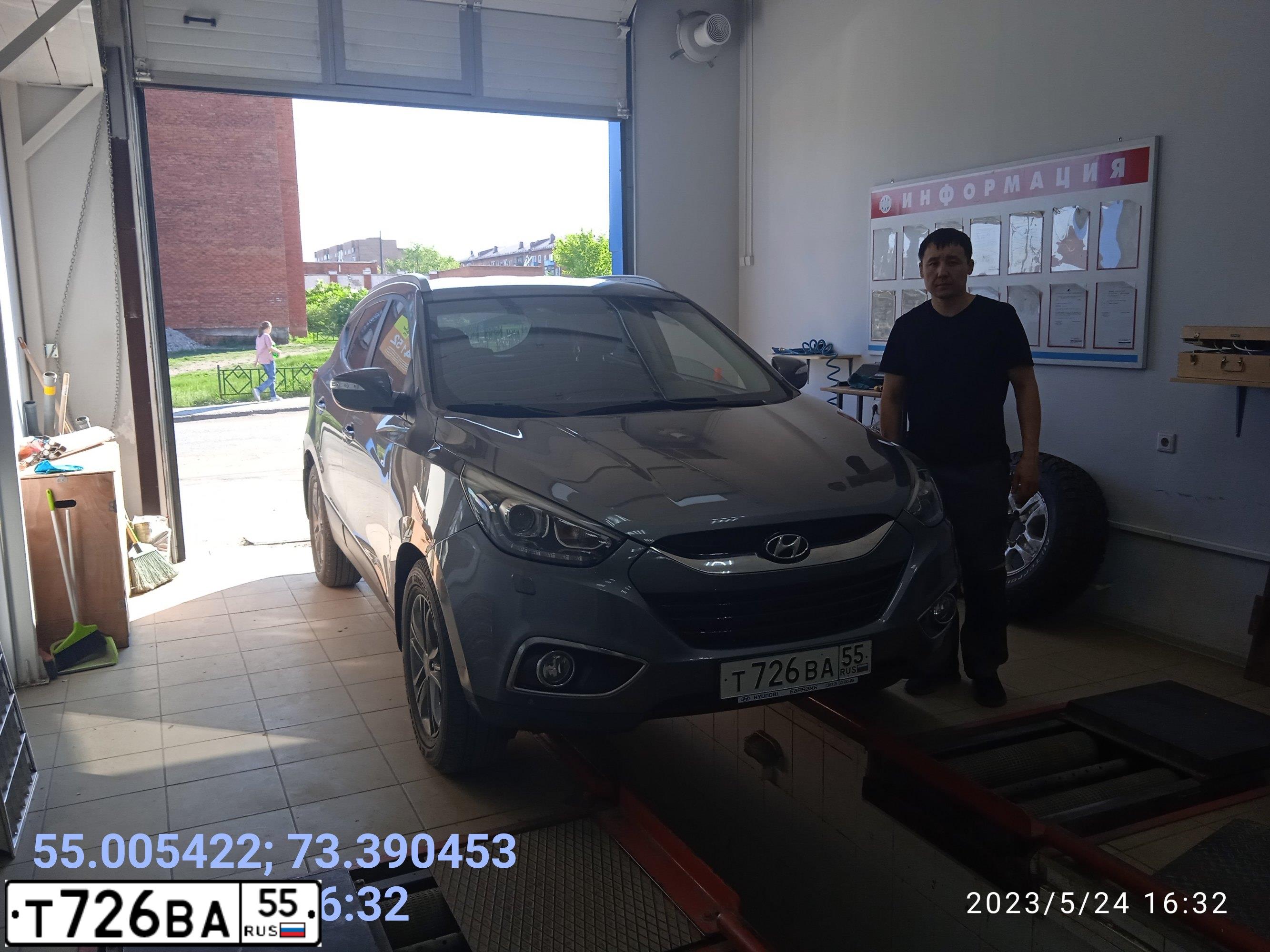 Фото автомобиля HYUNDAI IX35, 2013 — госномер А414МО155. Цвет: ТЕМНО-СЕРЫЙ