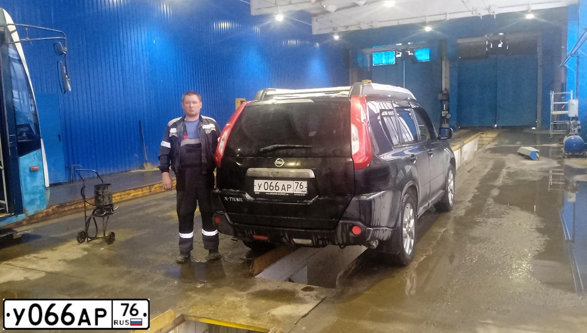 Фото автомобиля NISSAN X-TRAIL, 2012 — госномер У066АР76. Цвет: ЧЕРНЫЙ