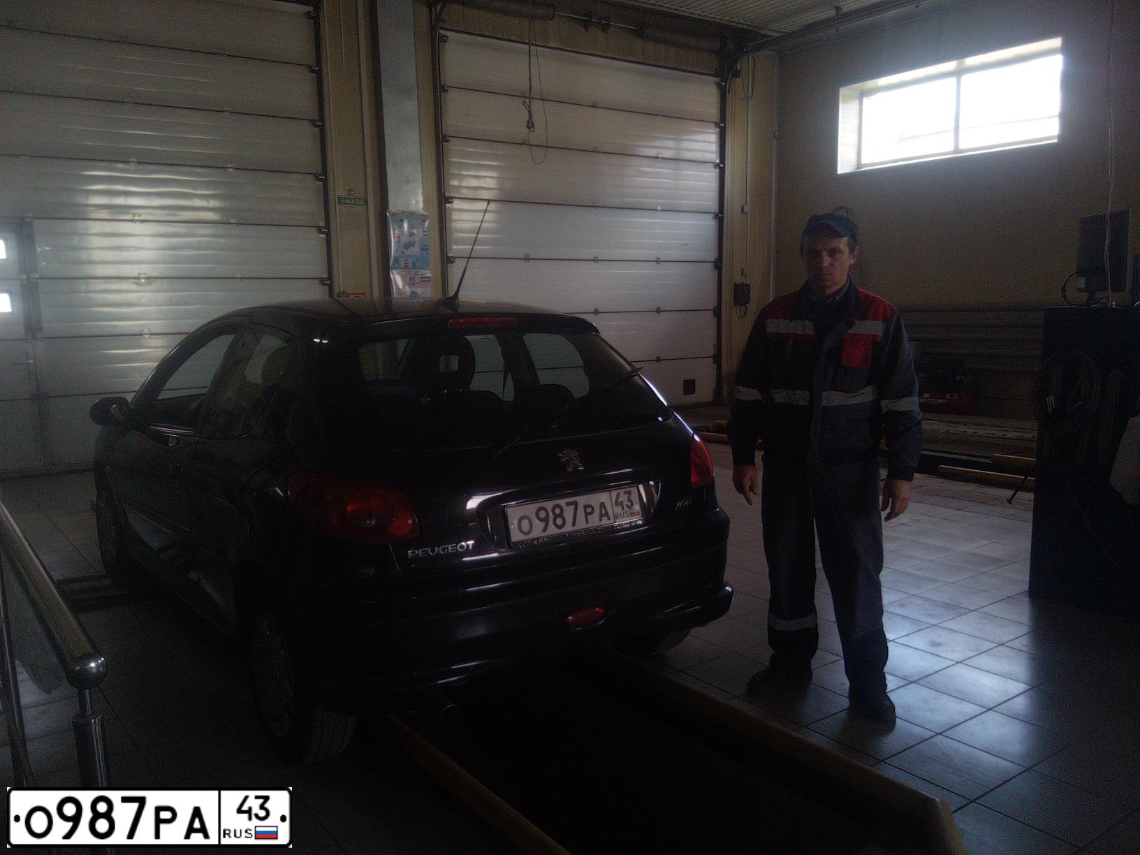 Фото автомобиля PEUGEOT 206, 2009 — госномер О987РА43. Цвет: ЧЕРНЫЙ