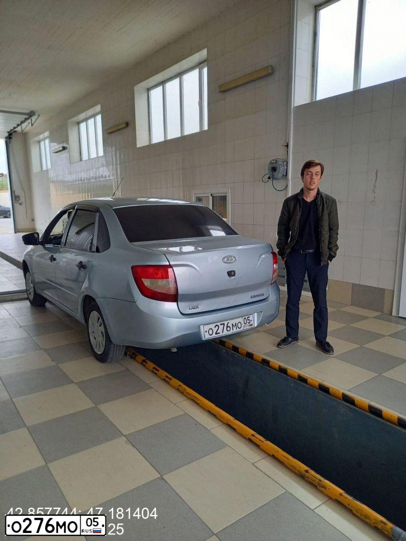 Фото автомобиля LADA 2190 GRANTA, 2013 — госномер О276МО05. Цвет: голубой