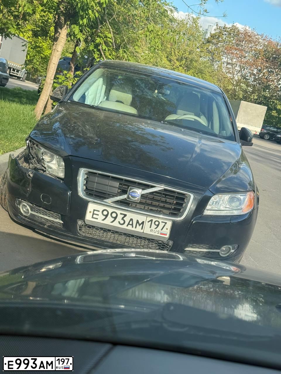 Фото автомобиля VOLVO S80, 2010 — госномер Е993АМ197. Цвет: ЧЕРНЫЙ