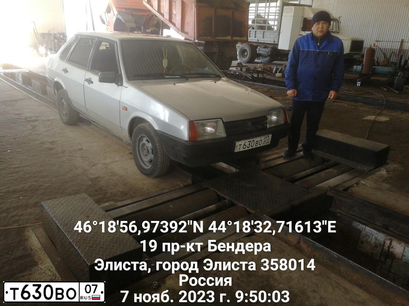 Фото автомобиля LADA 21099, 2003 — госномер Е239ТТ08. Цвет: СВ.-СЕРЕБРИСТЫЙ МЕТАЛЛ