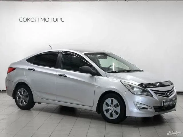 Фото автомобиля HYUNDAI SOLARIS, 2014 — госномер Н828КВ761. Цвет: СЕРЫЙ