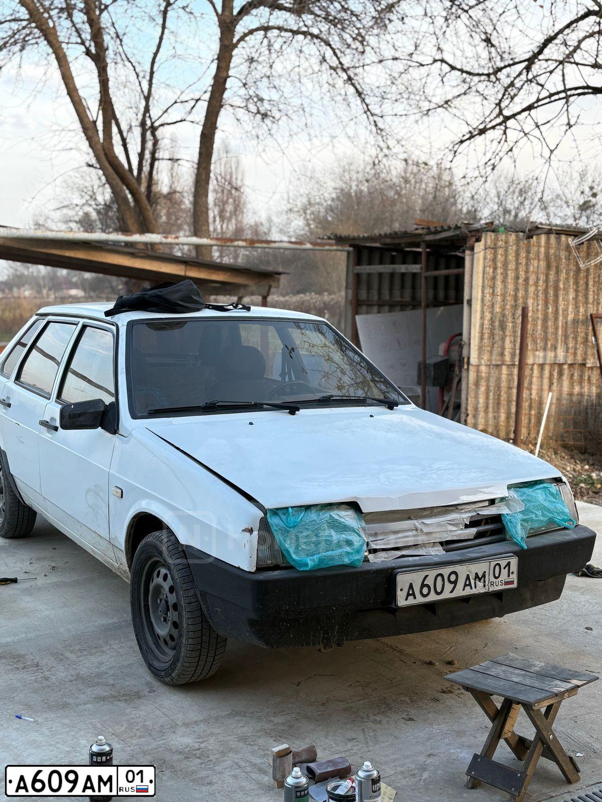 Фото автомобиля LADA 2109 SAMARA, 1999 — госномер А609АМ01. Цвет: БЕЛЫЙ