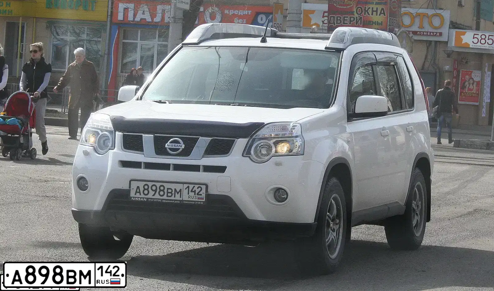Фото автомобиля NISSAN X-TRAIL, 2012 — госномер А898ВМ142. Цвет: БЕЛЫЙ