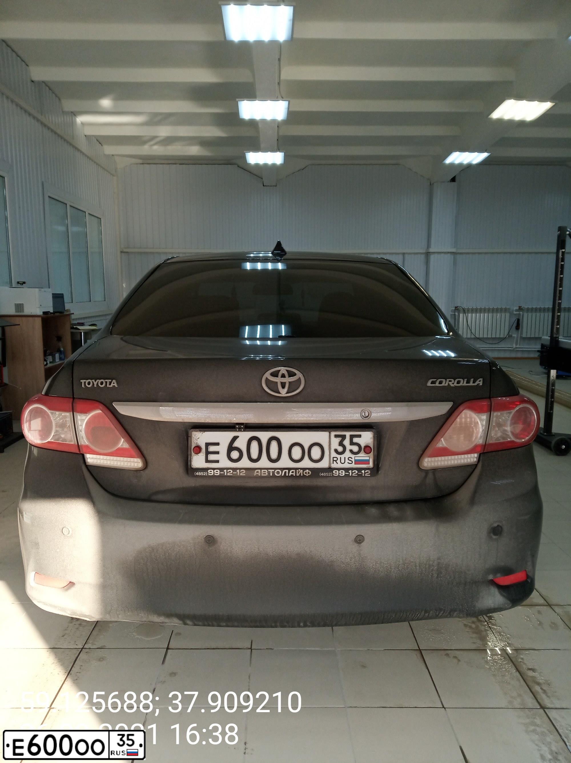 Фото автомобиля TOYOTA COROLLA, 2007 — госномер Е600ОО35. Цвет: ЧЕРНЫЙ