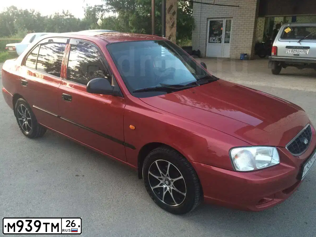 Фото автомобиля LADA 2170 PRIORA, 2010 — госномер М939ТМ26. Цвет: СЕРО-СИНЕ-ЗЕЛЕНЫЙ