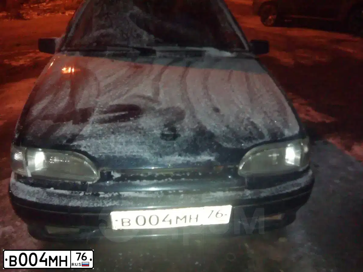 Фото автомобиля LADA 2114 SAMARA, 2008 — госномер В004МН76. Цвет: ЧЕРНЫЙ