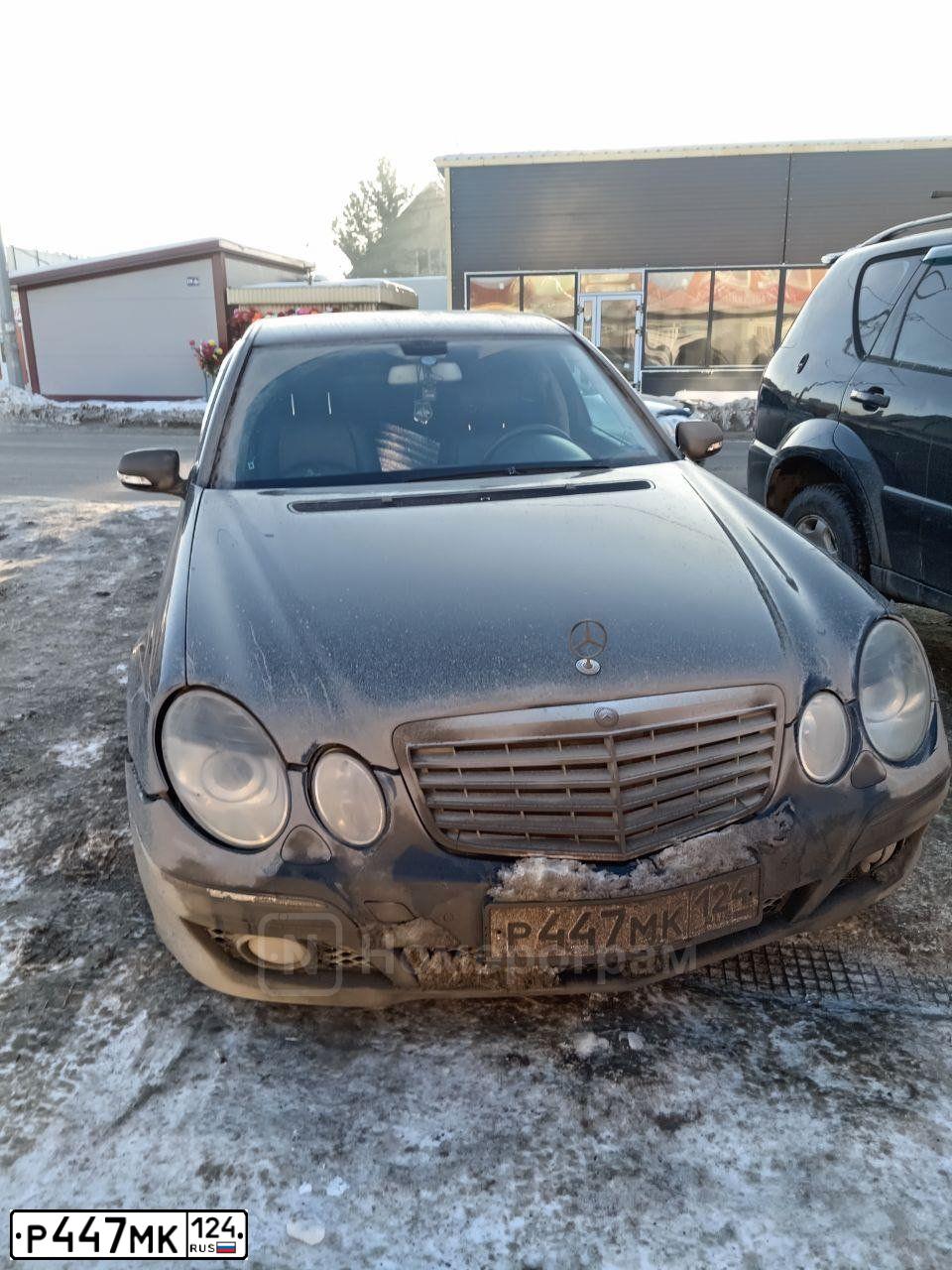 Фото автомобиля MERCEDES E-KLASSE, 2007 — госномер Р447МК124. Цвет: ЧЕРНЫЙ
