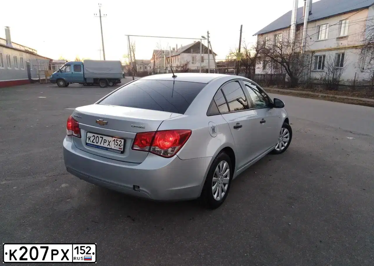 Фото автомобиля CHEVROLET CRUZE, 2010 — госномер К207РХ152. Цвет: СЕРЕБРИСТЫЙ