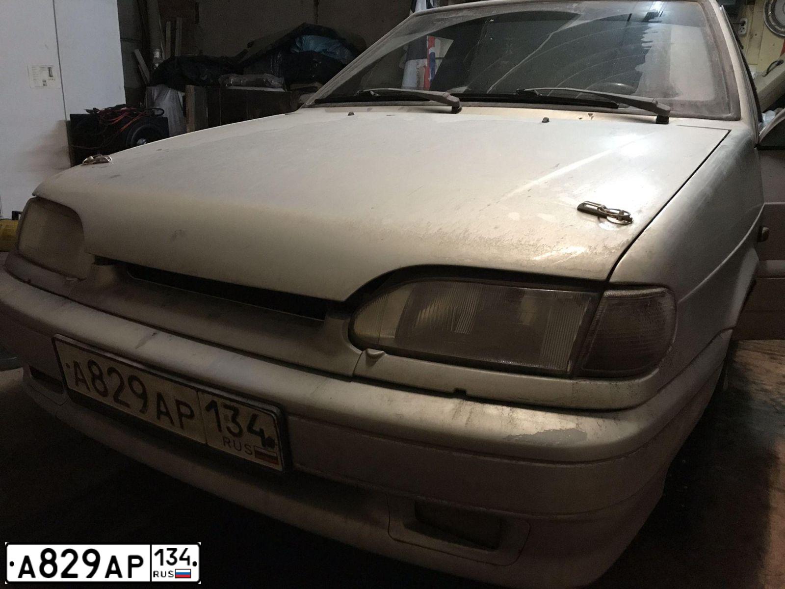 Фото автомобиля LADA 2114 SAMARA, 2005 — госномер А829АР134. Цвет:  белый RAL 9010