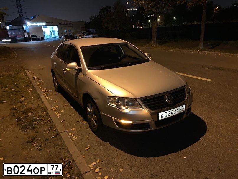 Фото автомобиля VOLKSWAGEN PASSAT, 2007 — госномер В024ОР77. Цвет: СЕРЕБРИСТЫЙ