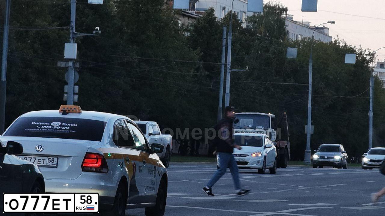 Фото автомобиля UAZ 3151 / HUNTER, 2007 — госномер О777ЕТ58. Цвет: АМУЛЕТ-МЕТАЛЛИК