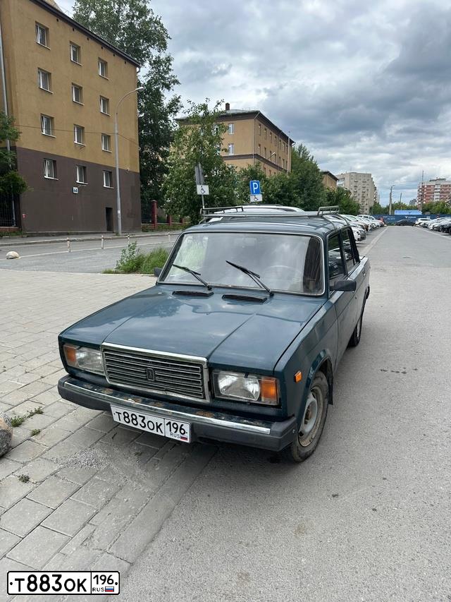 Фото автомобиля LADA 2107, 2004 — госномер Т883ОК196. Цвет: СИНЕ-ЗЕЛЕНЫЙ